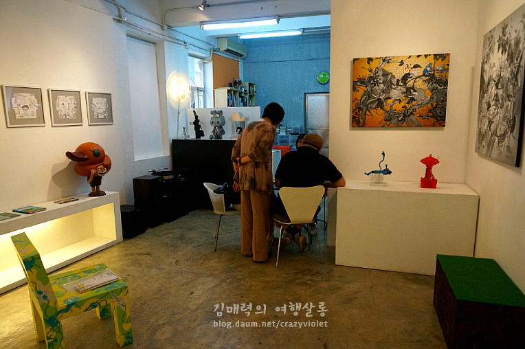 홍콩 완차이> 완차이에 숨어 있는 예쁜 갤러리 골목 '식 온 스트리트(Sik On Street)'