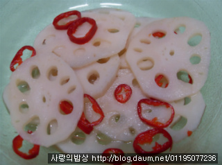 내마음의 발우공양! 새콤달콤 연근삼색꽃초절임