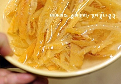속풀이에 그만인 김치콩나물국