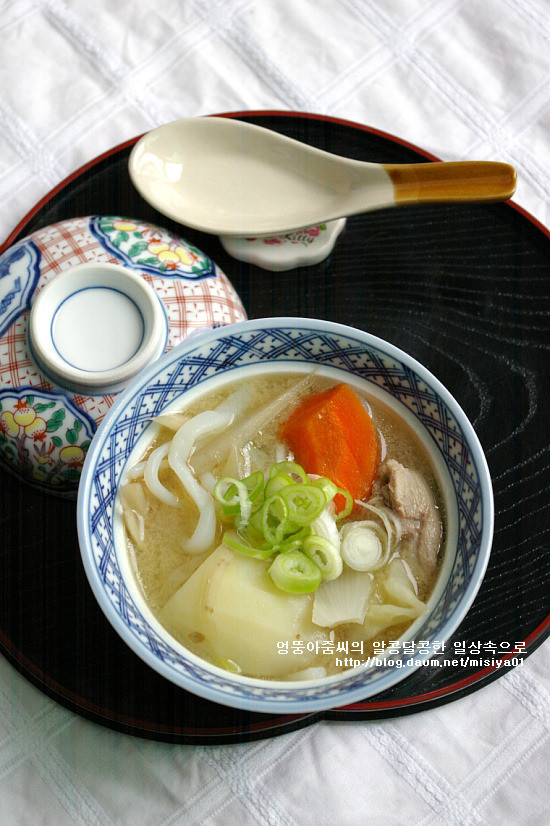 일본식 된장찌개 돈지루