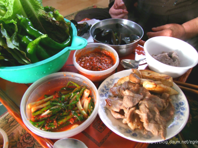 보리밥과 채소로 소박한 밥상, 슬로푸드