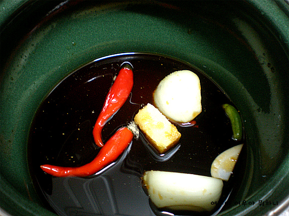 전문점보다 맛있는 간장소스치킨 드세요^^
