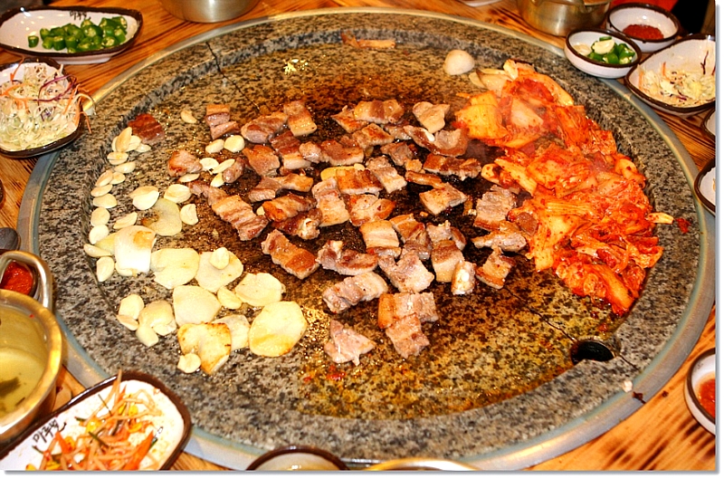 돌구이삼겹살 이미지