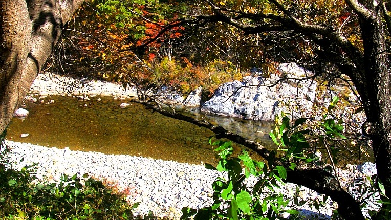 22285B3E526D23332C5C9A