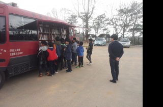 경기도립중앙도서관 이미지