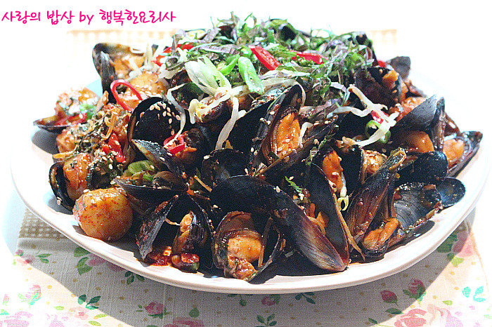 매콤해서 입맛살아나는~푸짐하게 한입, 매운홍합볶음