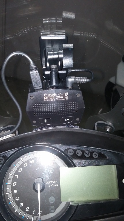 Z1000SX - 스크린 몰딩 탈거 및 블박위치 수정