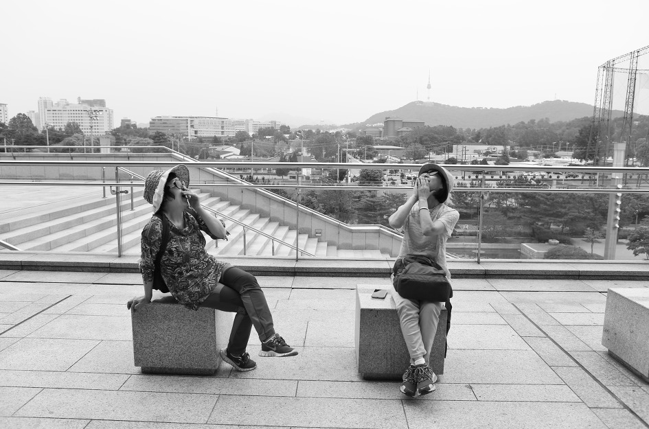 만남, 뜨락과 함께