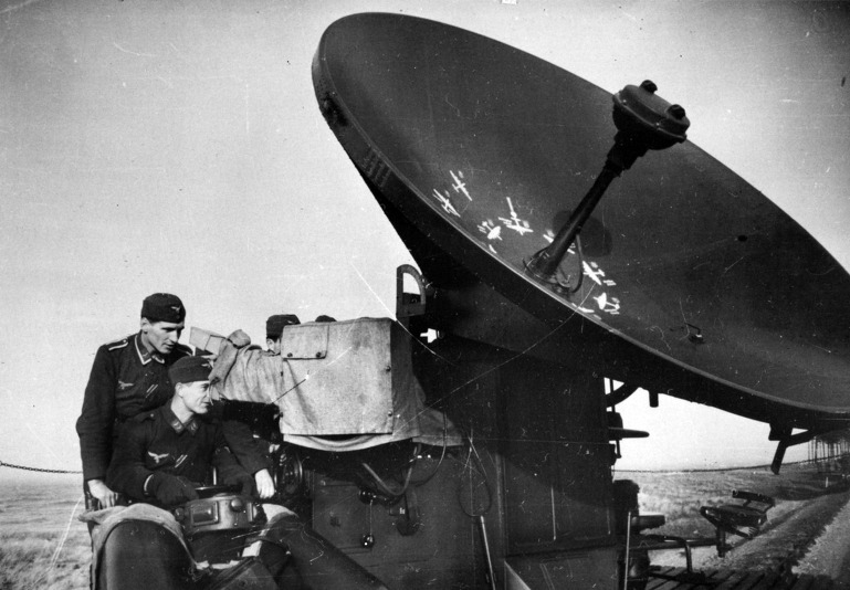 영국 공수부대의 브루네발 독일군 뷔르츠부르크 레이더 탈취작전[British Airborne troops German Wirzburg Rador Brunebal Raid- Operation Biting]