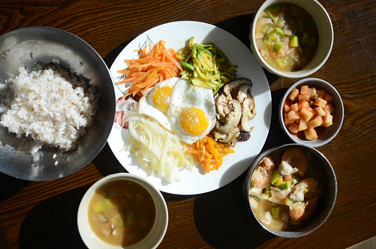 비빔밥과 해물된장