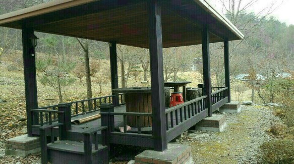 사진:양평청운면 산과개울이그림같은 수양관,수련원,캠핑장적합(토지+건물)