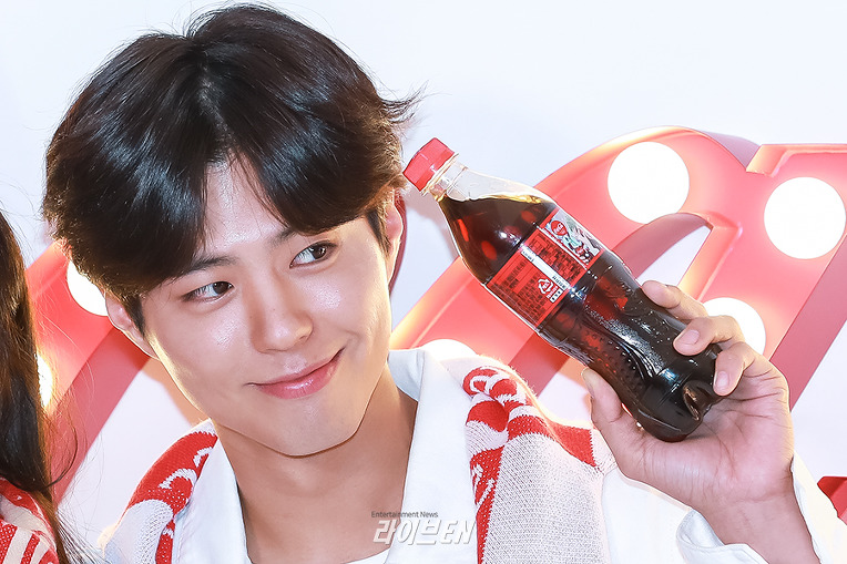2018/02/01 #박보검 코카콜라 #자이언트자판기 행사 포토 모음  