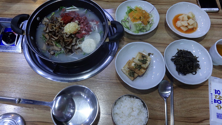 양산 신흥사에서 비오는날의 수채화 
